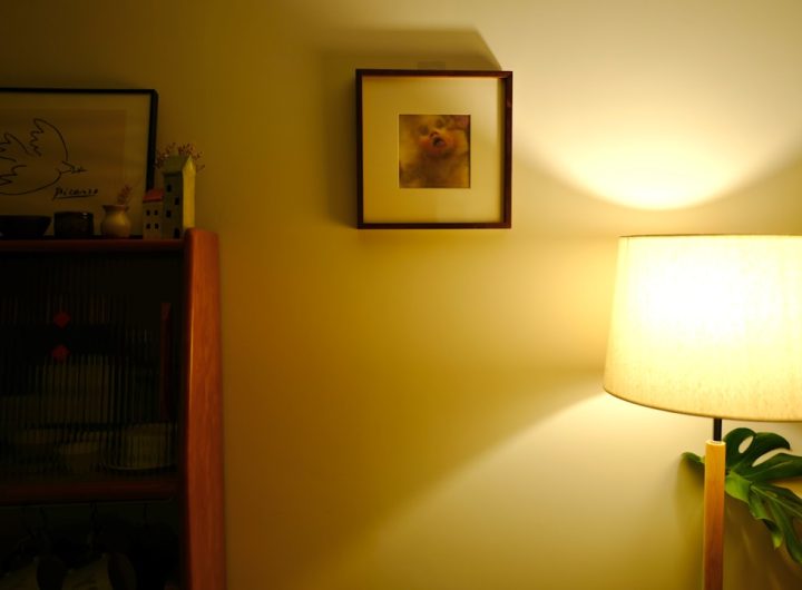 Photo resin wall lamp