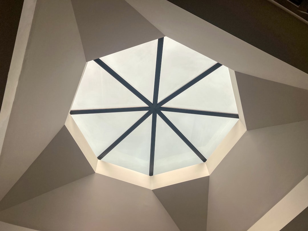 Photo geometric pendant light